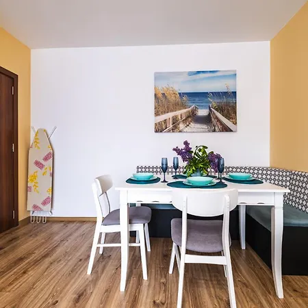 Luxury With Sea View,free Parking! דירה