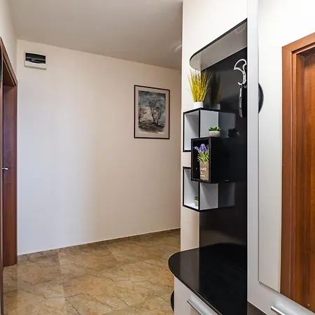 Luxury With Sea View,free Parking!