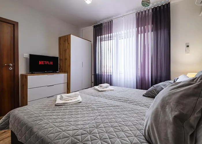 Luxury With Sea View,free Parking! Апартаменты