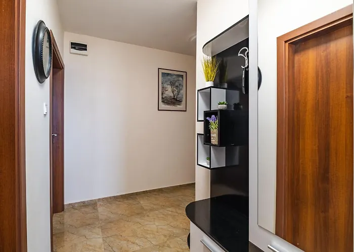 Luxury With Sea View,free Parking!