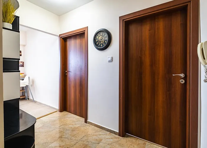 Luxury With Sea View,free Parking! Апартаменты *